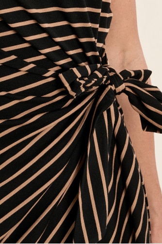 Robe longue décontractée et nouable à la taille