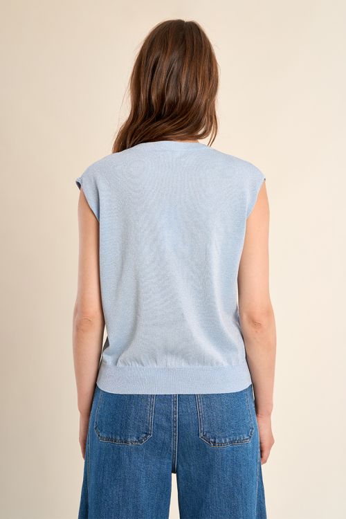 Sleeveless sweater