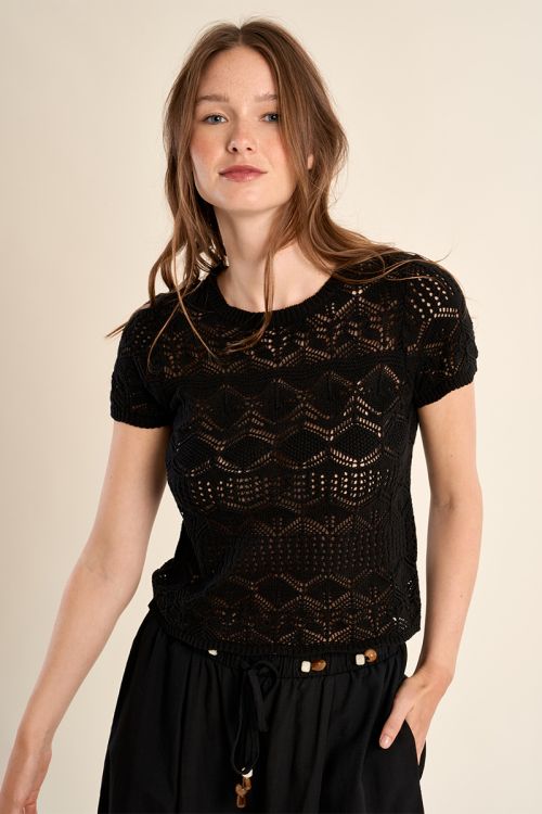 Short-sleeved crochet knit
