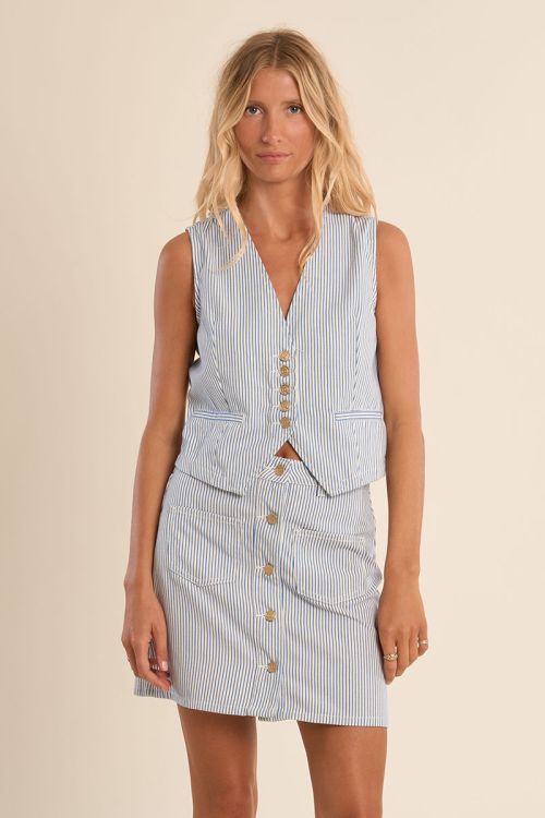 Chaleco de mujer corto, con estampado rayas.