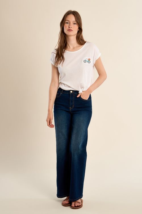 Camiseta de mujer de manga corta, con estampado.