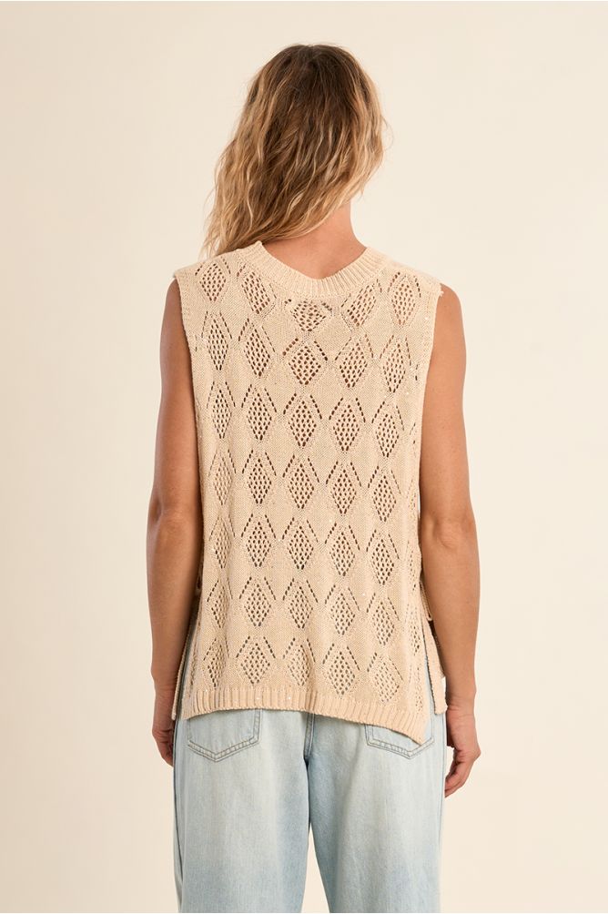 Sleeveless knit, openwork and knotted on the sides
