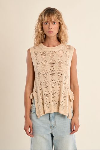 Sleeveless knit, openwork and knotted on the sides