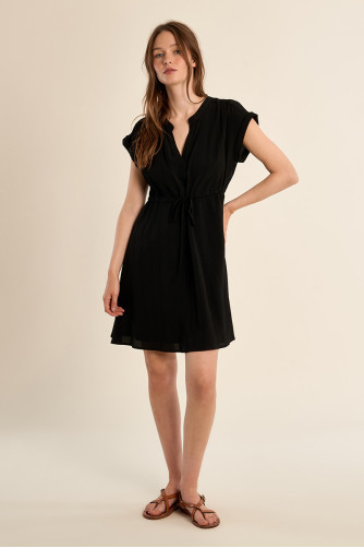 Robe courte, chemise