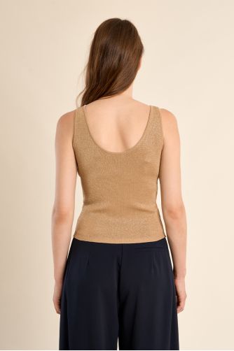 Knitted tank top, fancy buttons