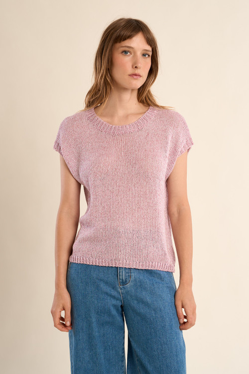 Sleeveless knitted sweater, round neck