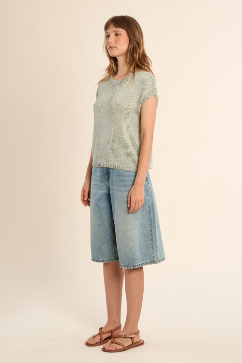 Sleeveless knitted sweater, round neck