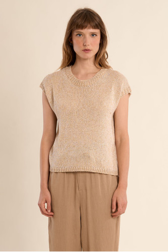 Sleeveless knitted sweater, round neck