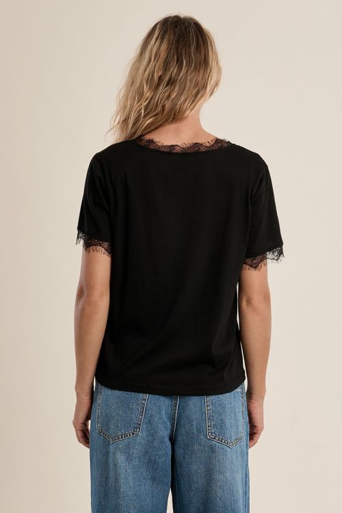 Camiseta de mujer de manga corta, detalle encaje.