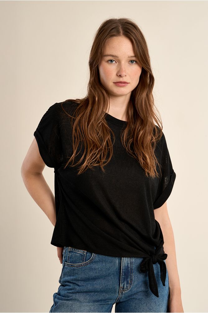 Camiseta de mujer de manga corta, detalle lazada.