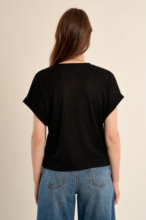 T-shirt noué, détail ajouré