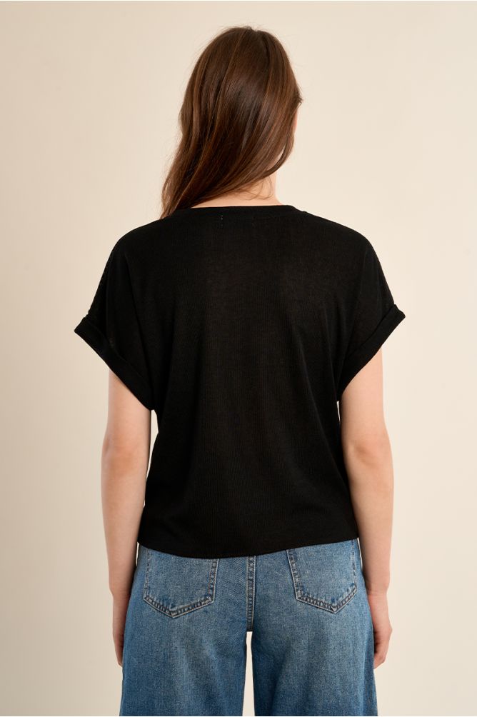 Camiseta de mujer de manga corta, detalle lazada.