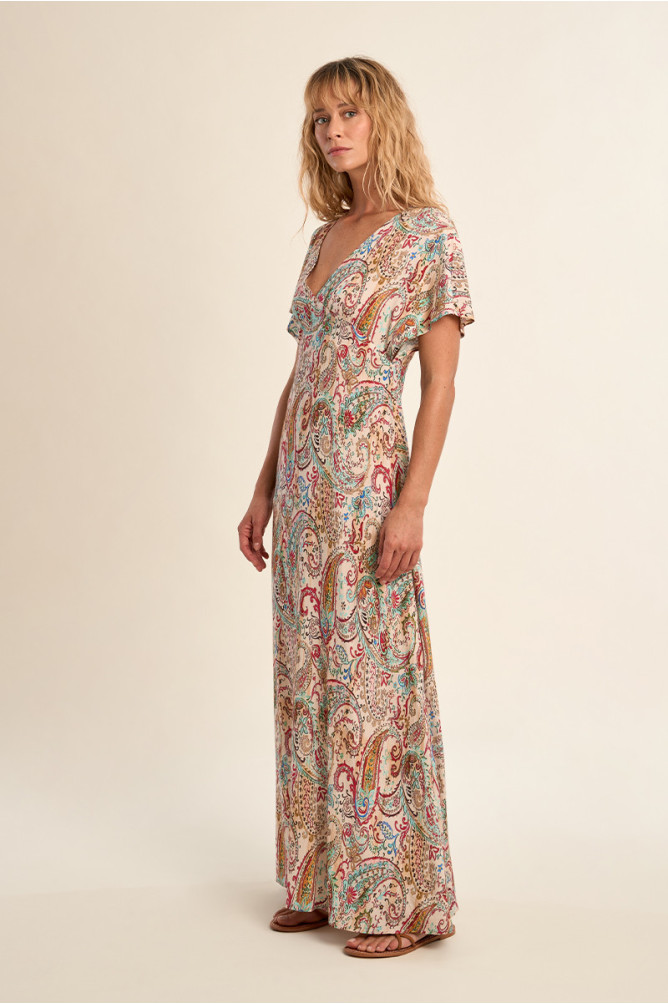 Long, flowing dress with cashmere print