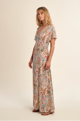 Long, flowing dress with cashmere print