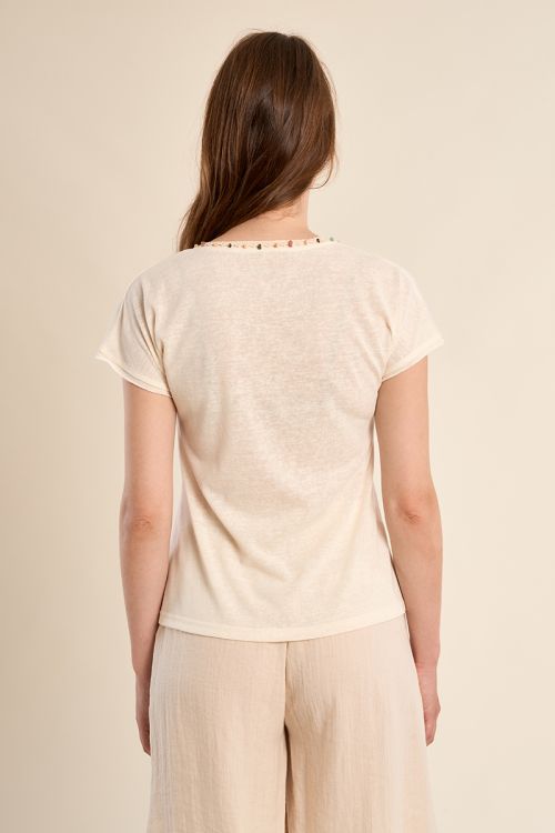 V-neck T-shirt, with embroidery and beading