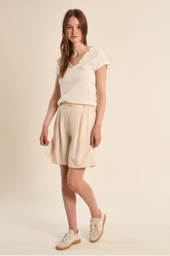 V-neck T-shirt, with embroidery and beading