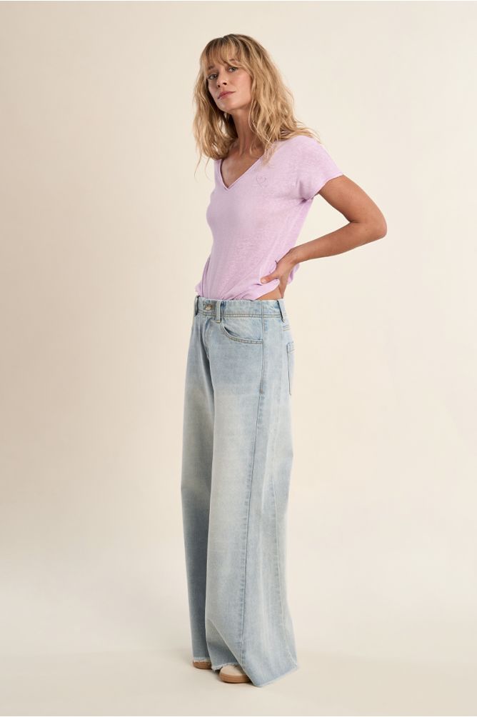 Camiseta de mujer de manga corta, escote V.