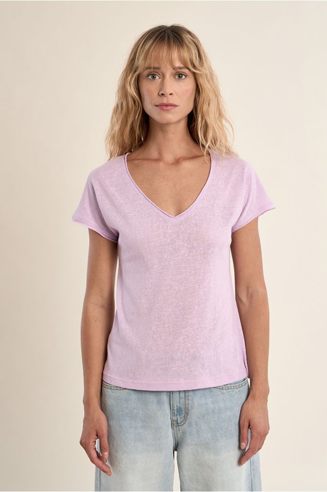 V-neck T-shirt