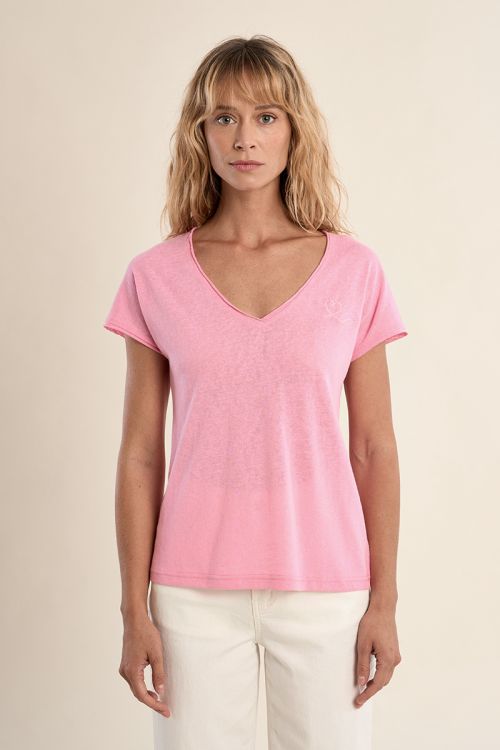 V-neck T-shirt