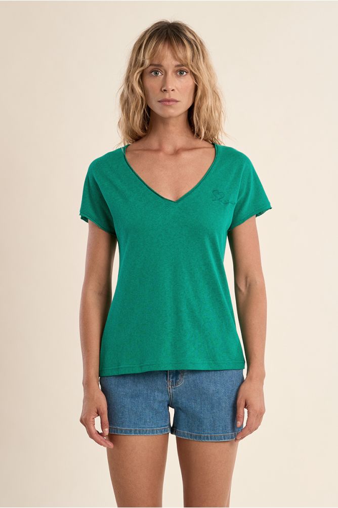 V-neck T-shirt
