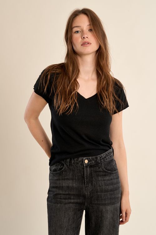 Camiseta de mujer de manga corta, escote V.