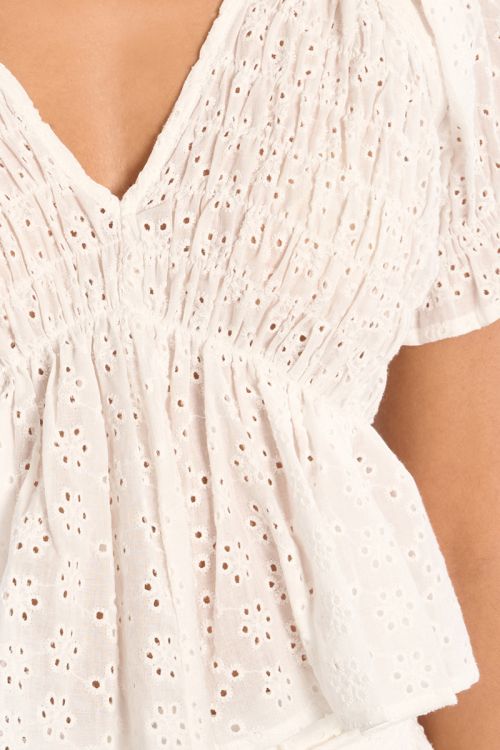 Top court en broderie anglaise