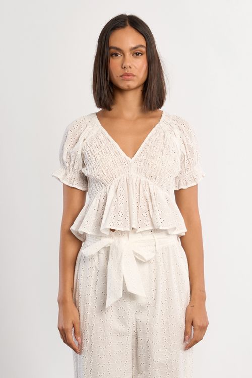 Top court en broderie anglaise