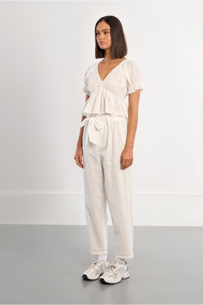 Top court en broderie anglaise