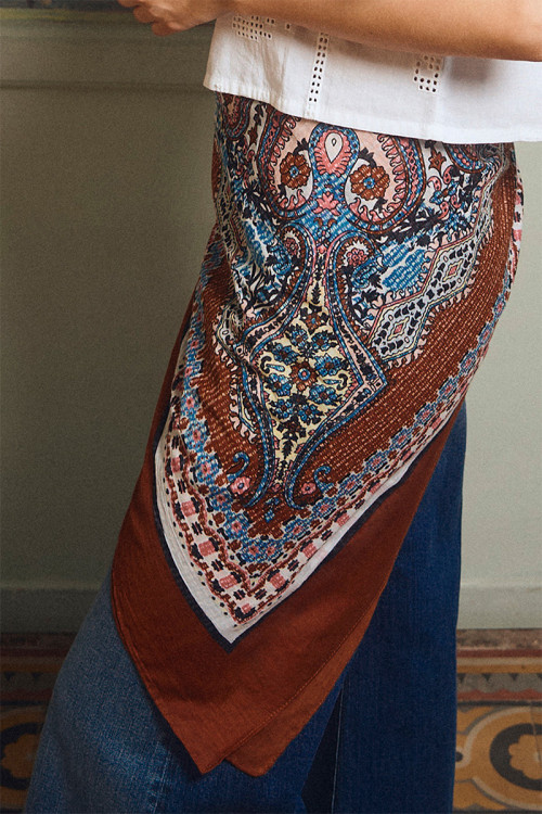 Pañuelo de mujer liso, estampado.