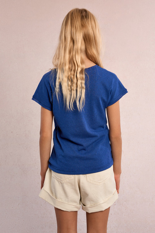 V-neck T-shirt