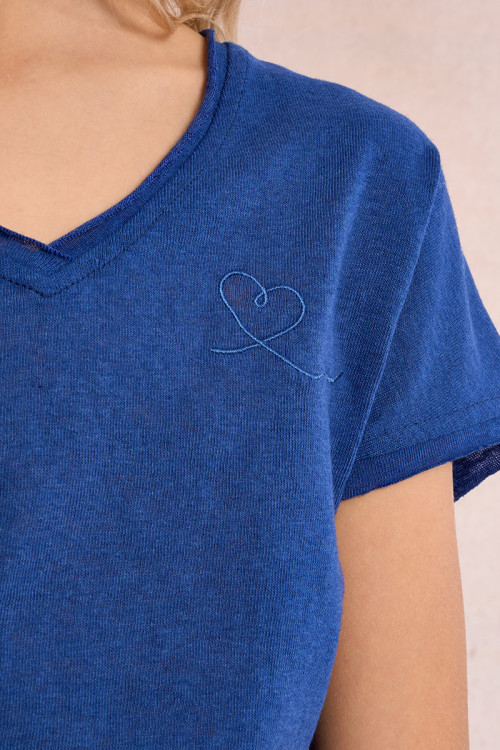 V-neck T-shirt