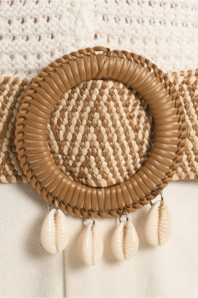 Raffia belt with shell buckle