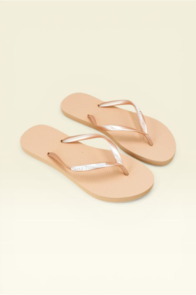 Chanclas de mujer de tiras finas, doradas.