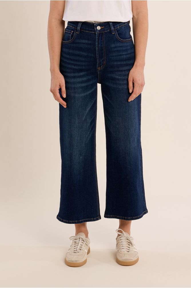 Pantalón de mujer vaquero, acampanado.