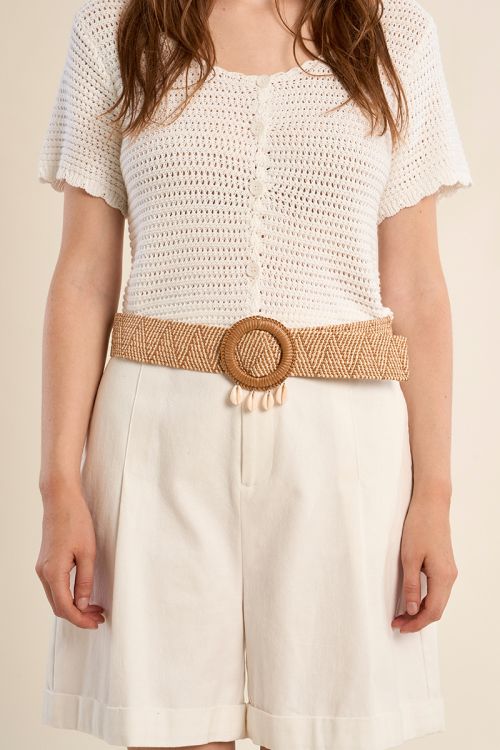 Raffia belt with shell buckle