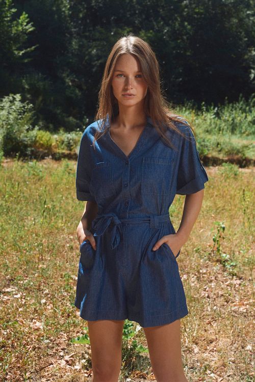 Jumpsuit with shorts that can be tied at the waist