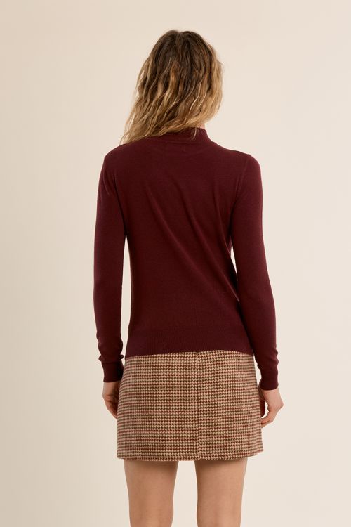 Fine knit sweater, bow detail