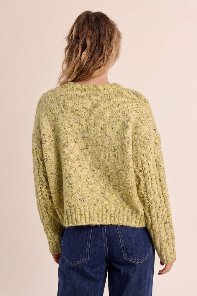 Pull en maille tressé court