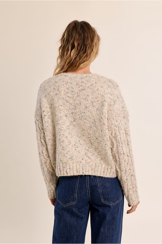 Pull en maille tressé court