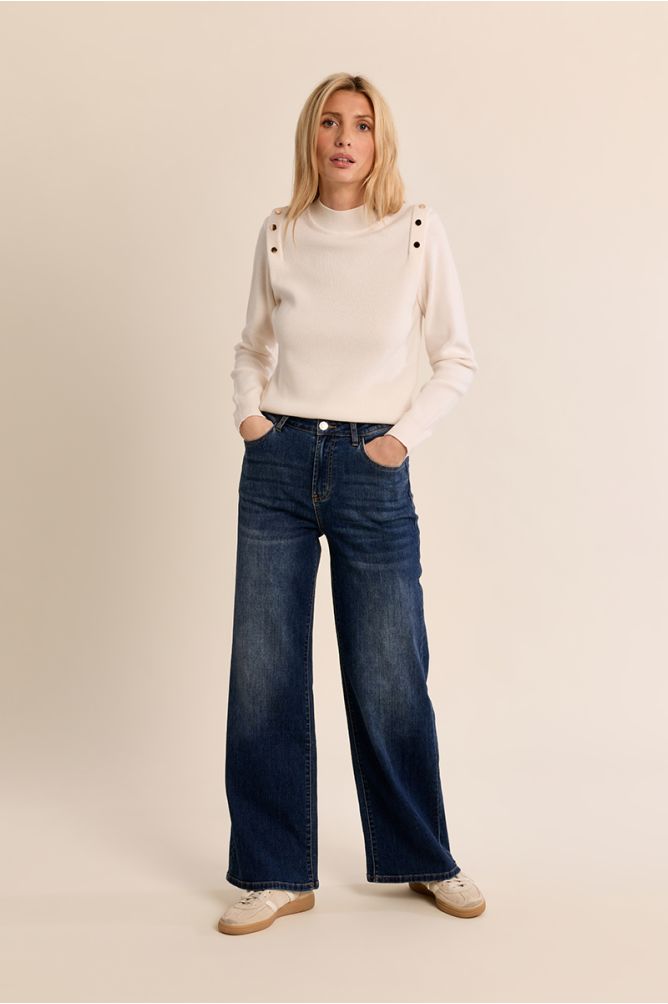 Thin sweater with high collar