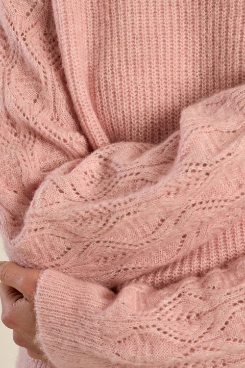 Pull en maille manches ajourées