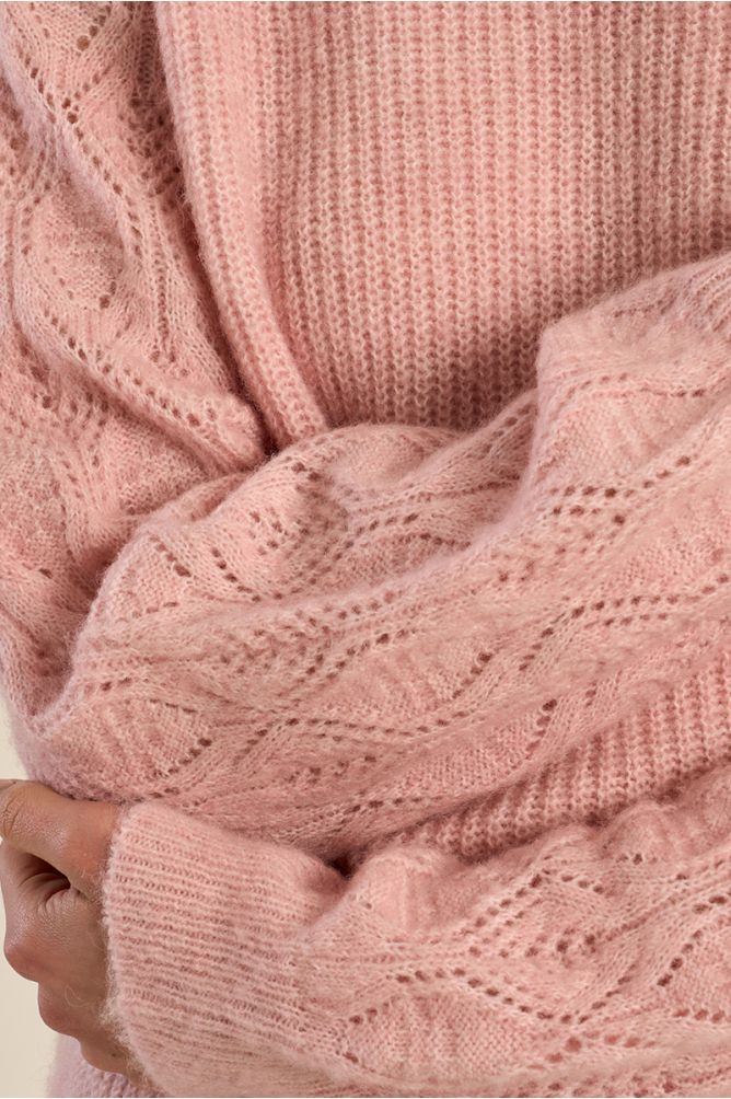 Pull en maille manches ajourées