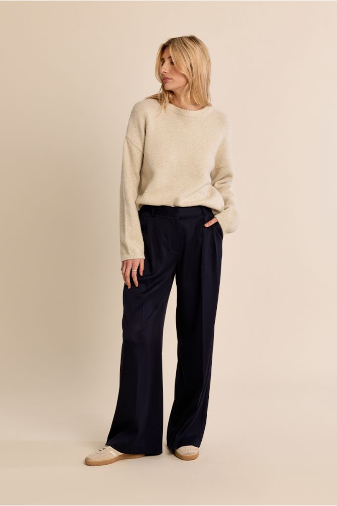 Knitted sweater, iridescent