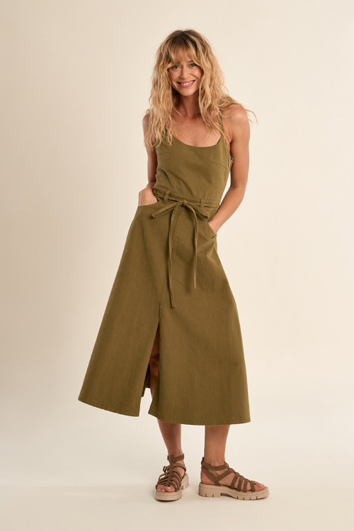 Vestido midi, de tirantes, con lazada.