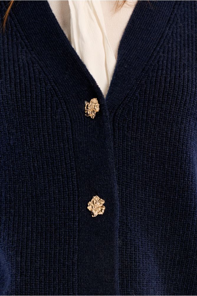Knitted cardigan, sleeveless