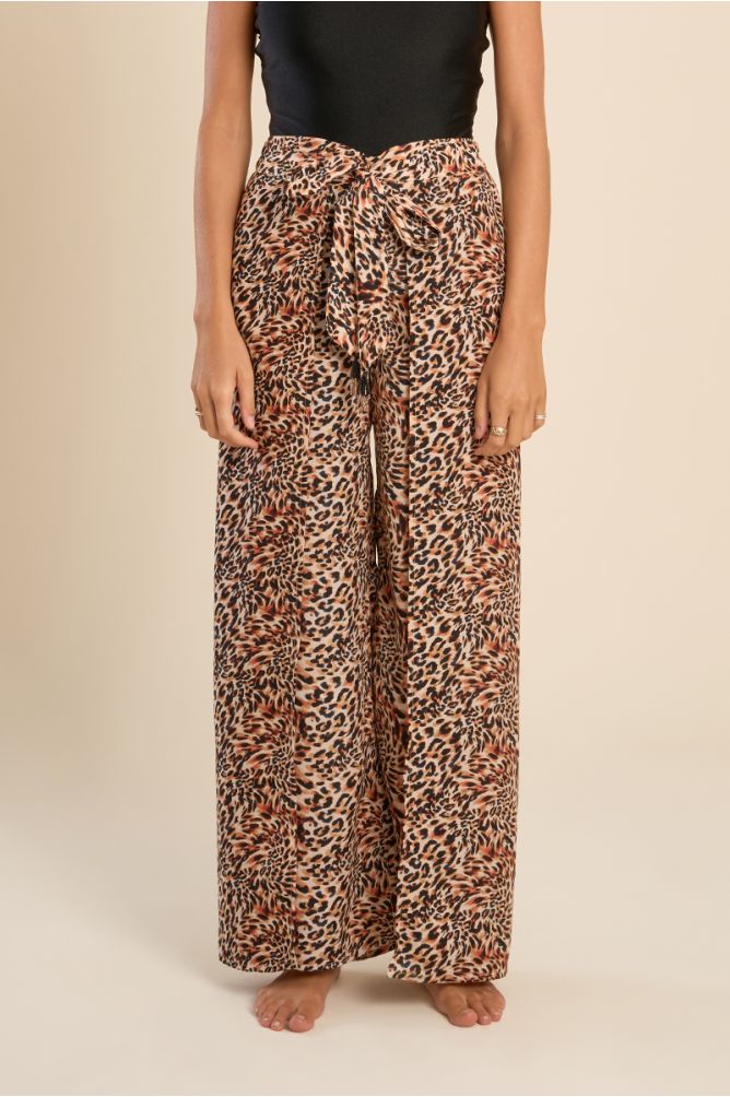 Printed wide pants and tie belt