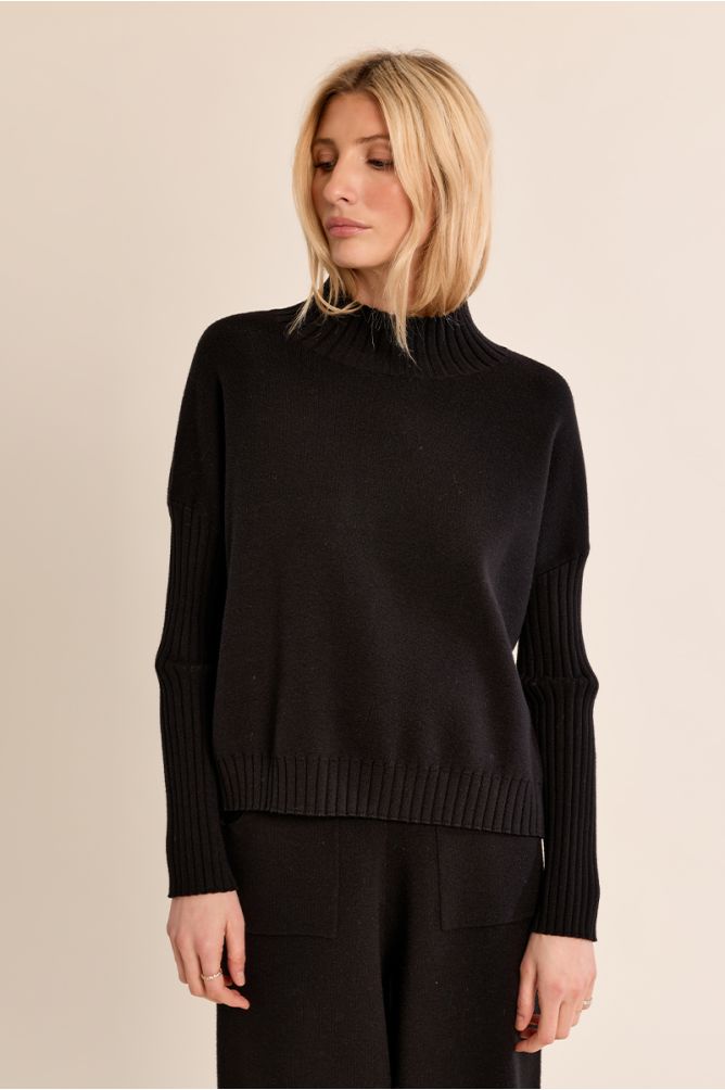 Pull col montant, basique