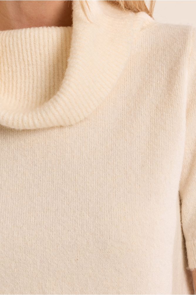Short-sleeved sweater, cowl neck