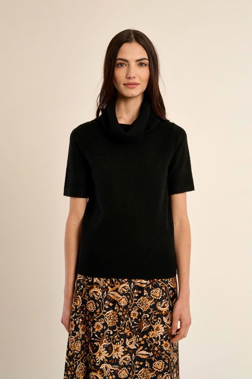 Short-sleeved sweater, cowl neck