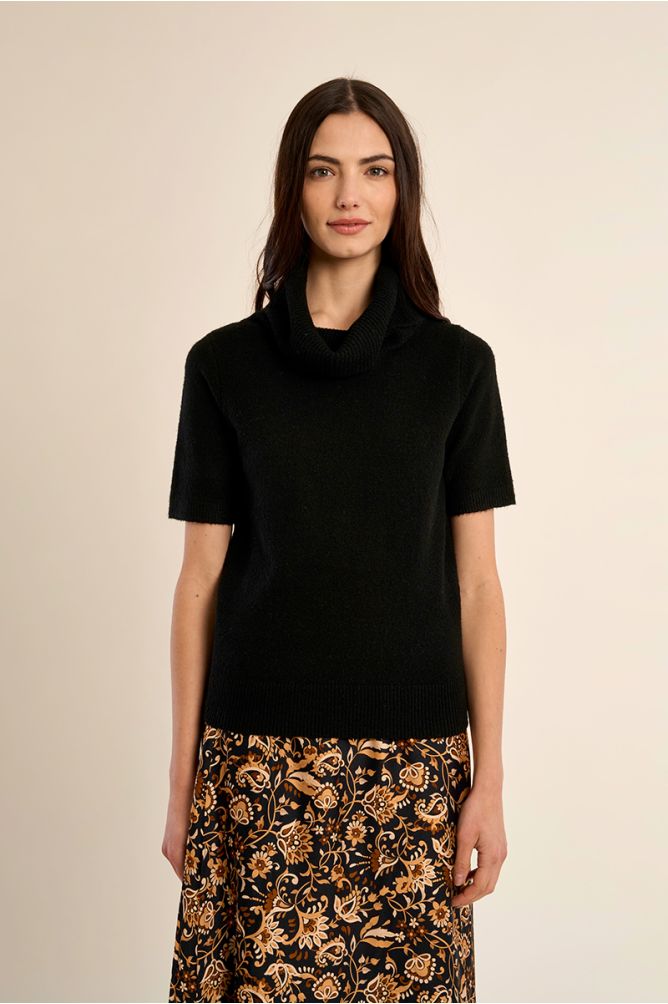 Short-sleeved sweater, cowl neck